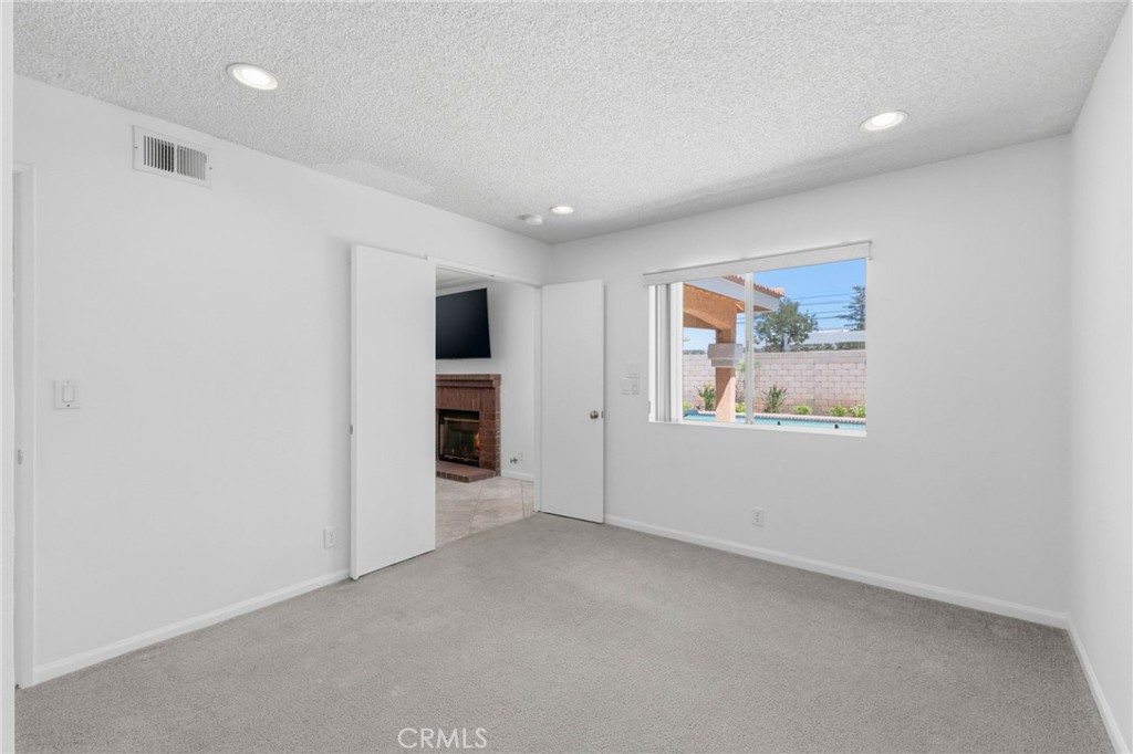 1090 W Huff Street Property Photo 21