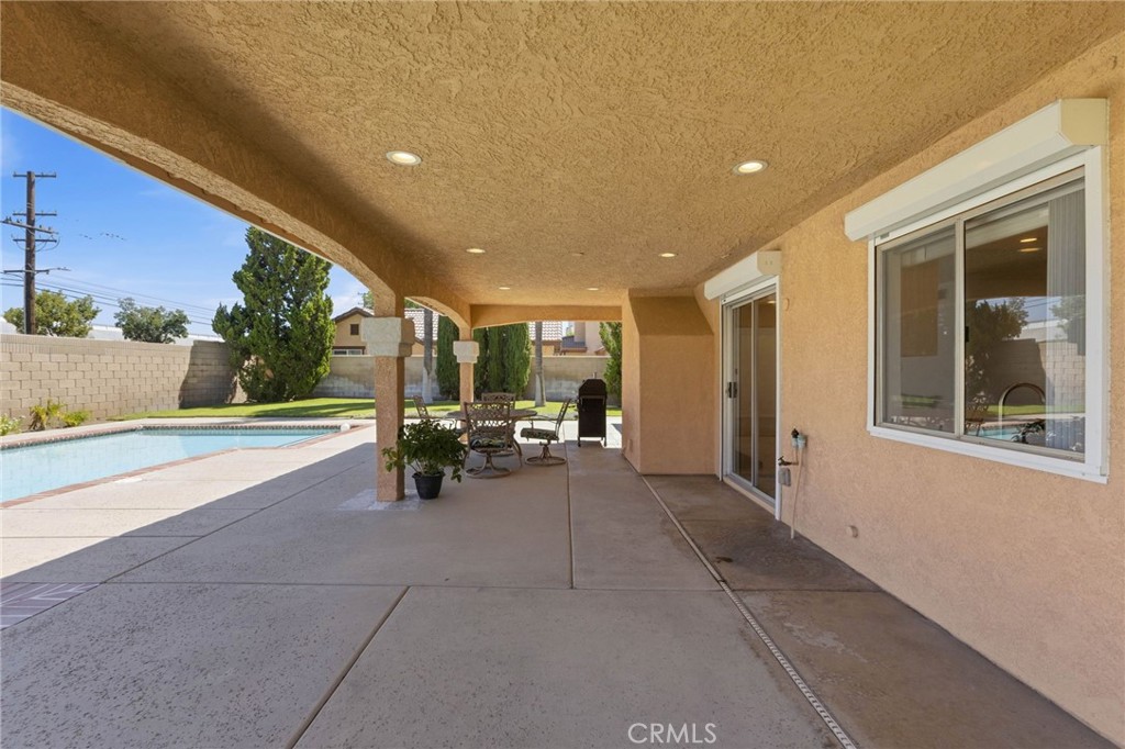 1090 W Huff Street Property Photo 40