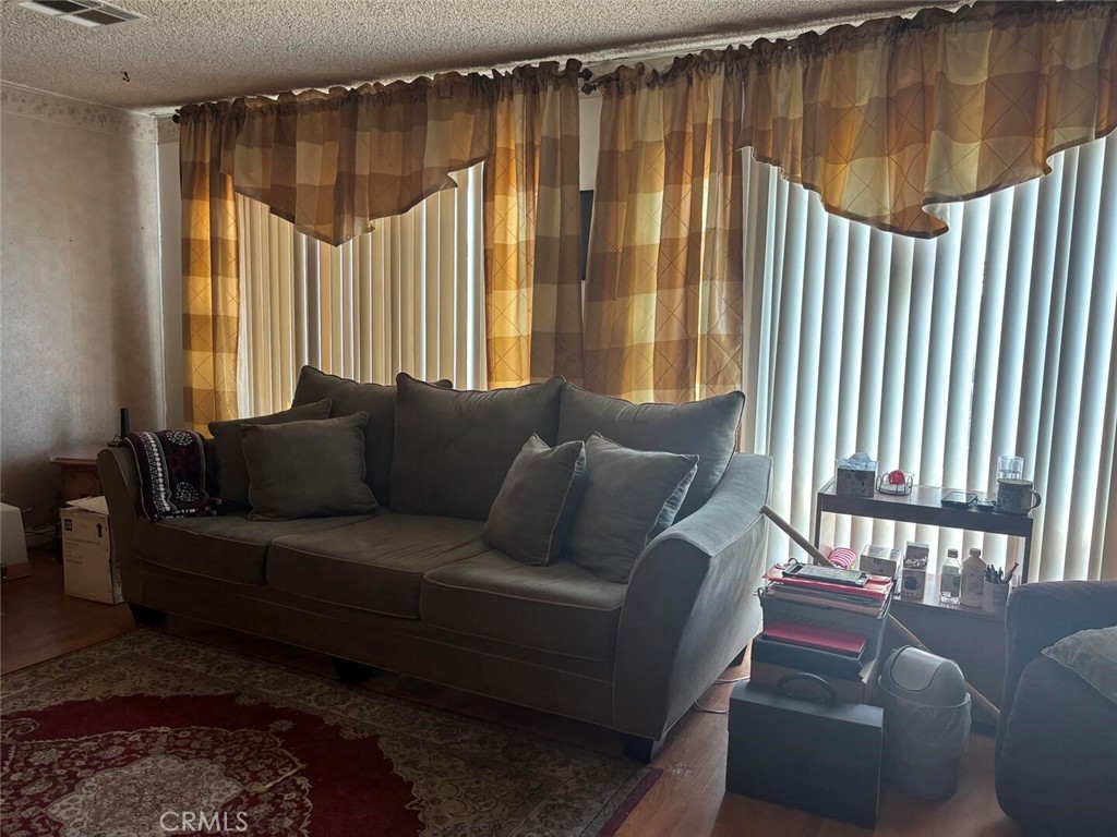 10550 Dunlap Crossing Property Photo 4