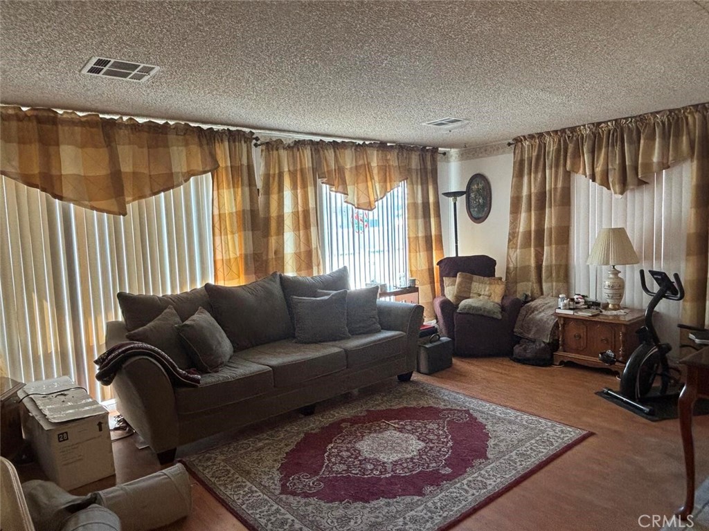 10550 Dunlap Crossing Property Photo 5