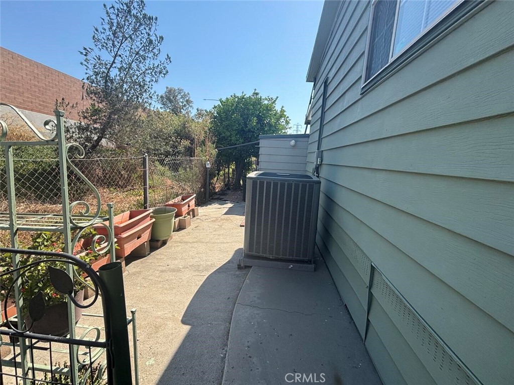 10550 Dunlap Crossing Property Photo 35
