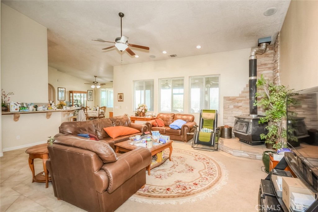 13830 Paramount Property Photo 13