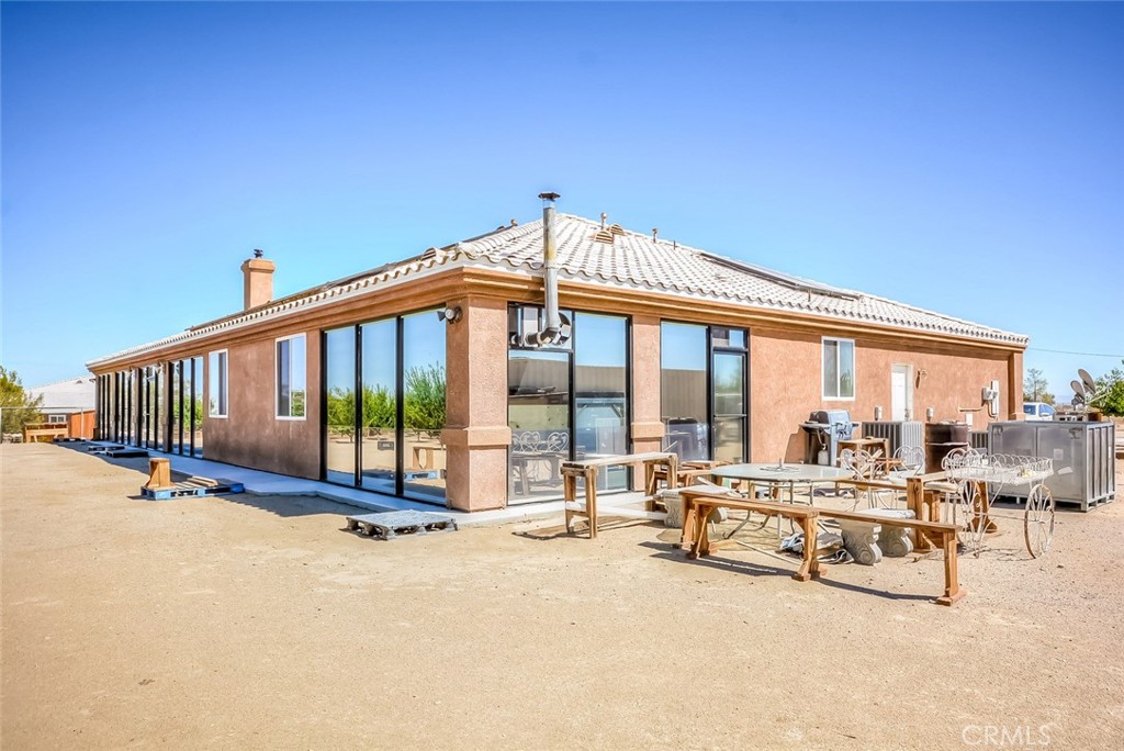 13830 Paramount Property Photo 18