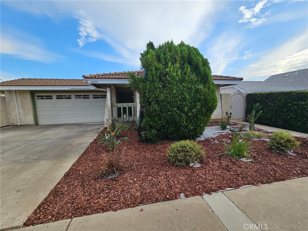 1854 W Skywood Property Photo 1
