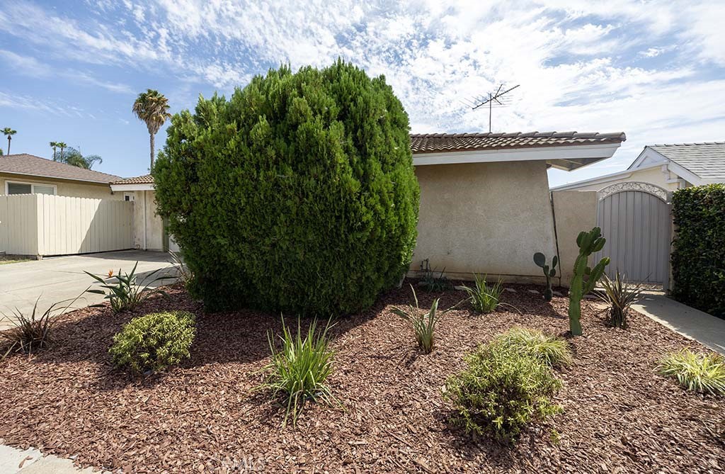 1854 W Skywood Property Photo 2