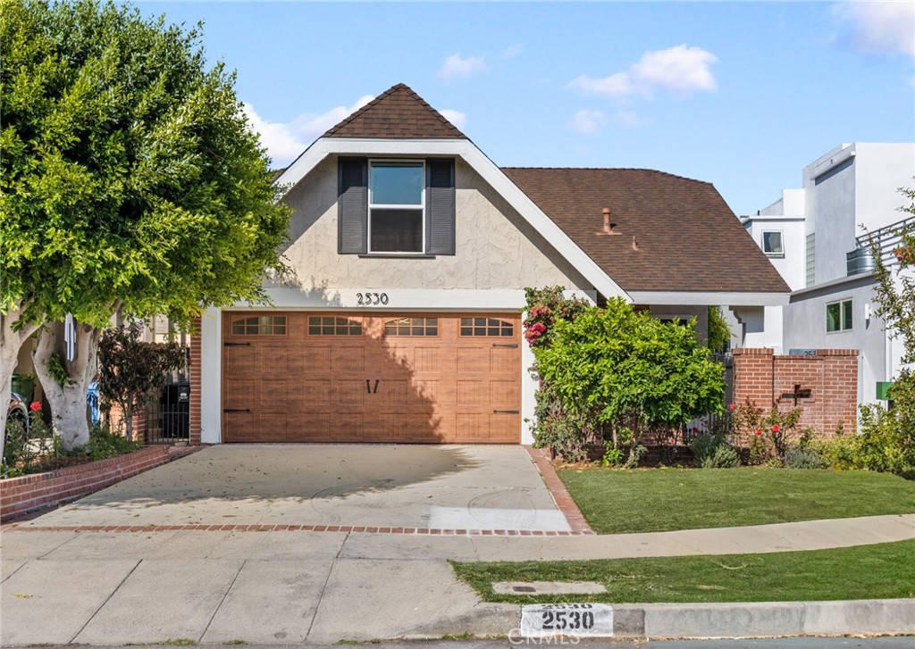 2530 Amherst Property Photo