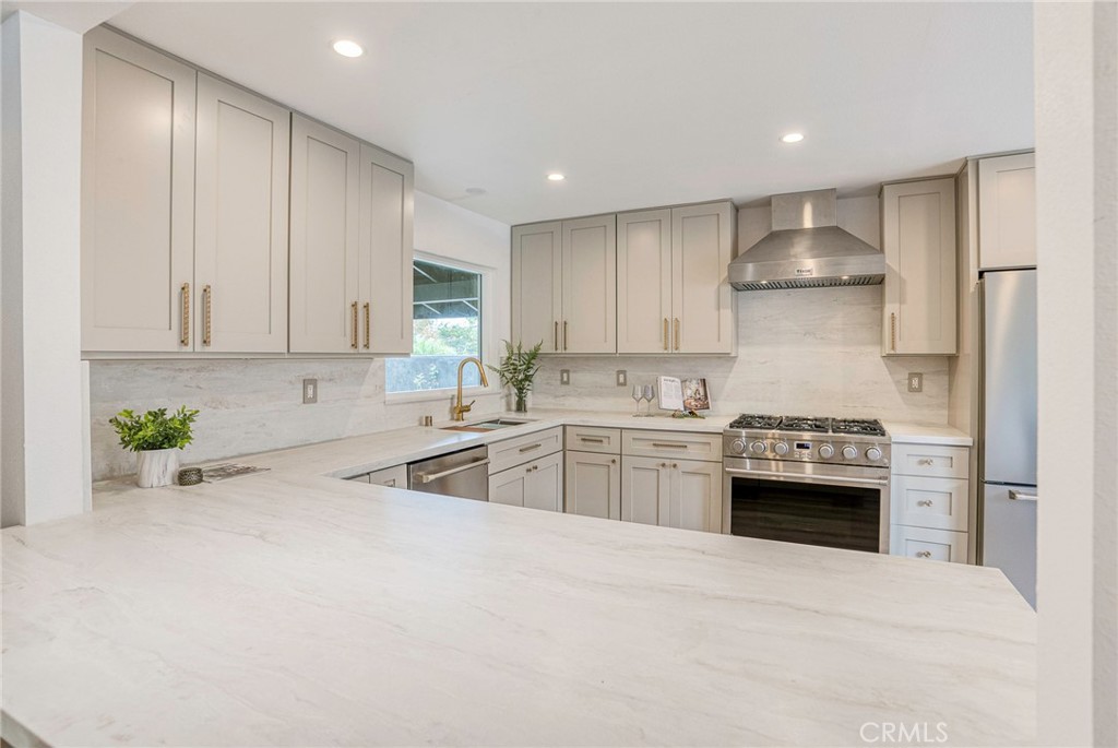 25112 Northrup Drive Property Photo 14