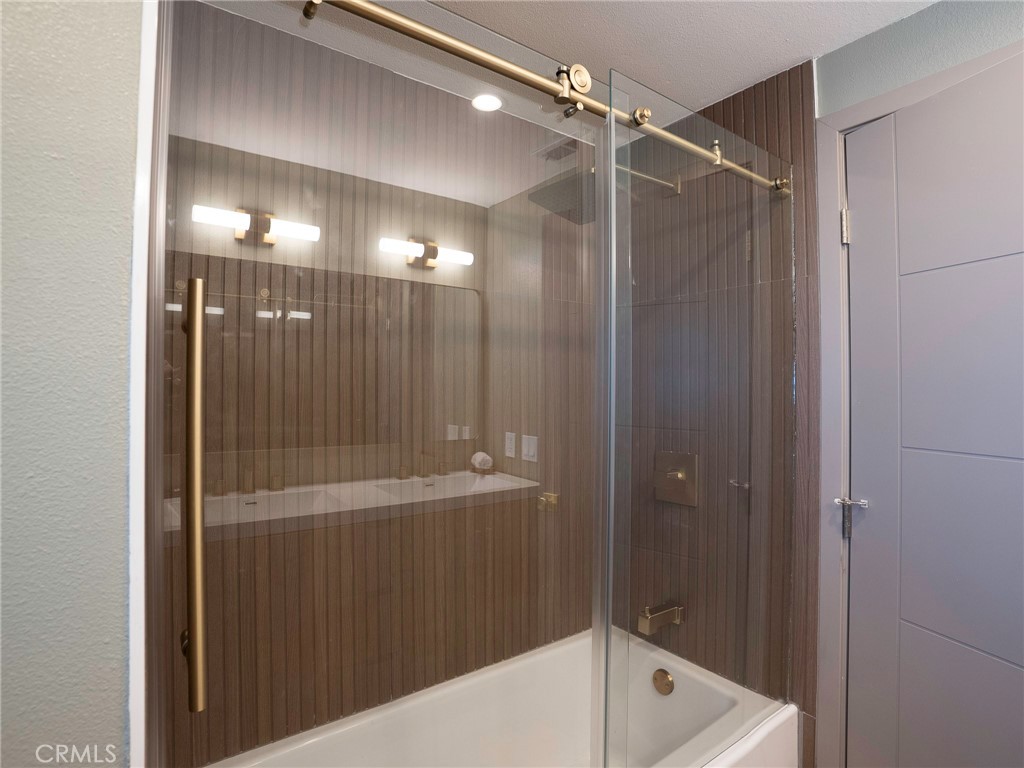 25112 Northrup Drive Property Photo 36