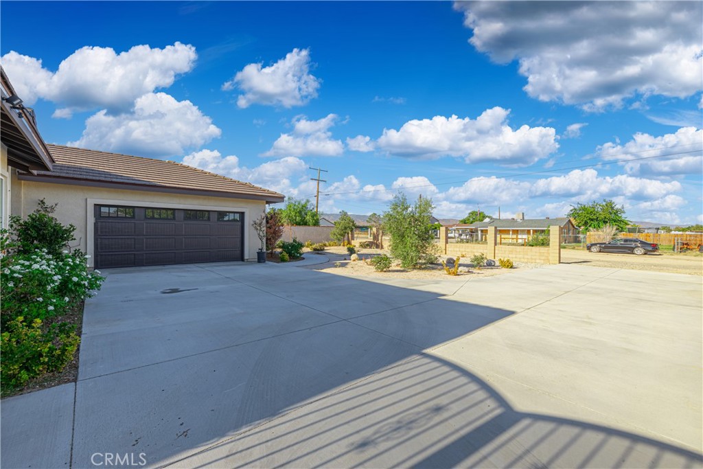 42620 25th W Property Photo 4