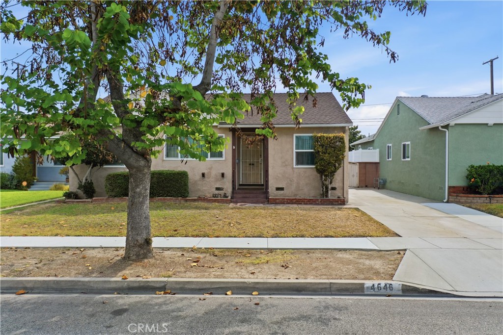 4646 Deeboyar Avenue Property Photo 1