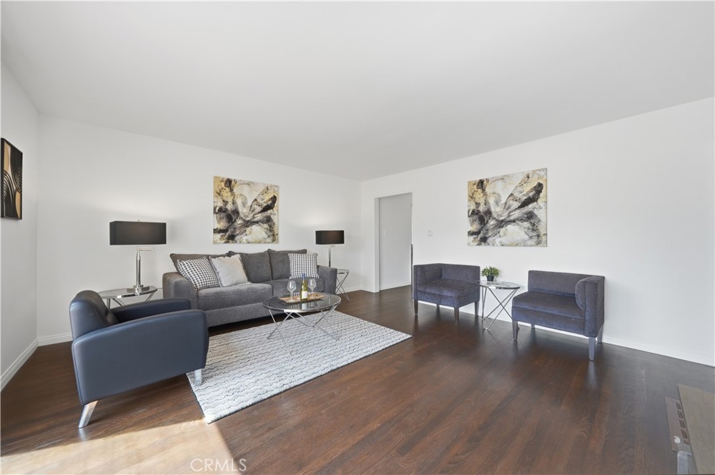4646 Deeboyar Avenue Property Photo 10