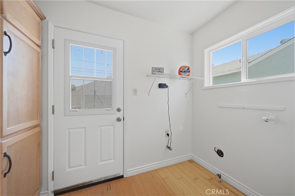 4646 Deeboyar Avenue Property Photo 19