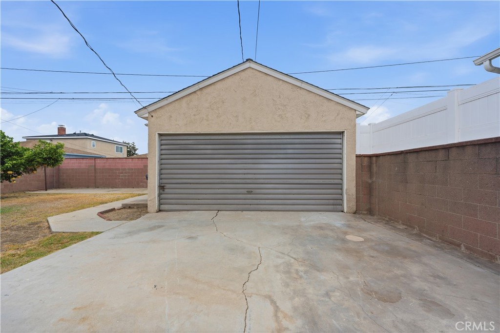 4646 Deeboyar Avenue Property Photo 20