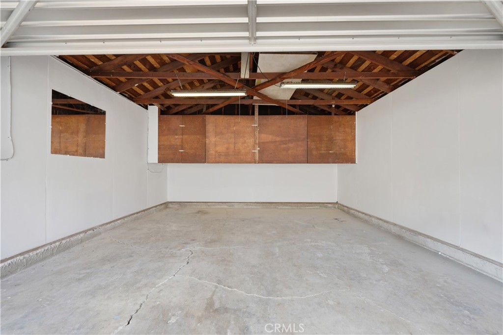 4646 Deeboyar Avenue Property Photo 21