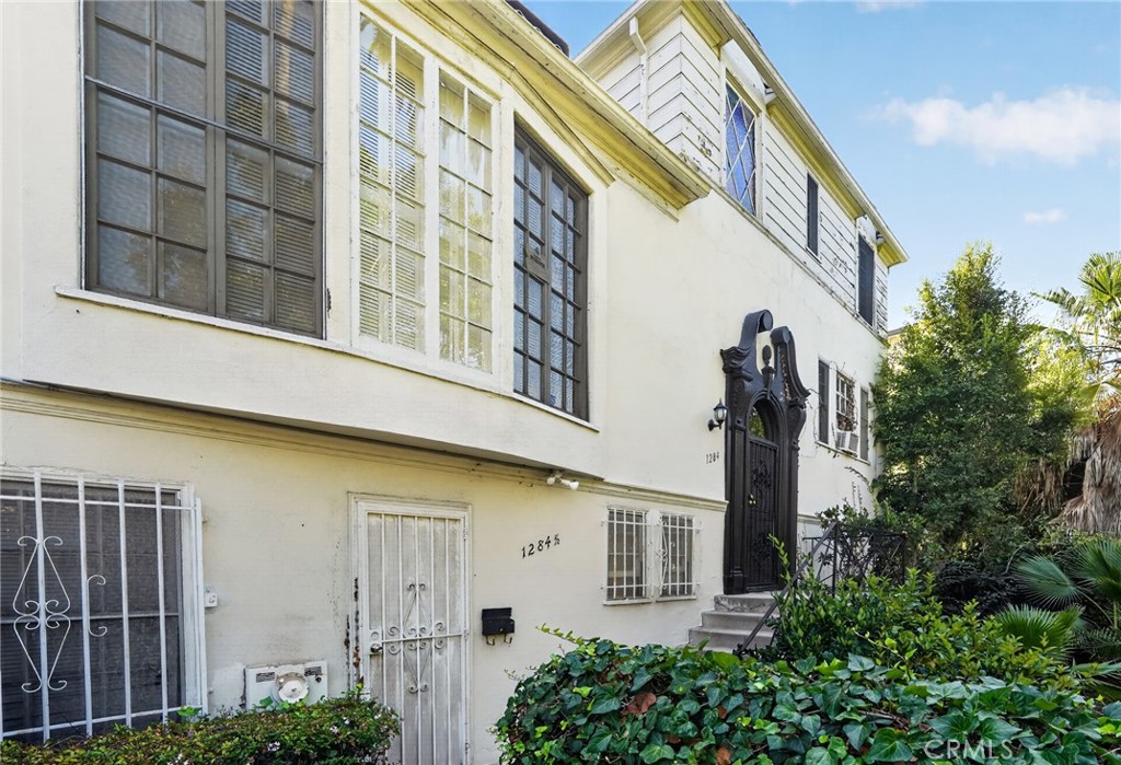 1280 S Beverly Glen Property Photo 1
