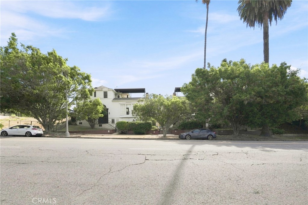 1280 S Beverly Glen Property Photo 28