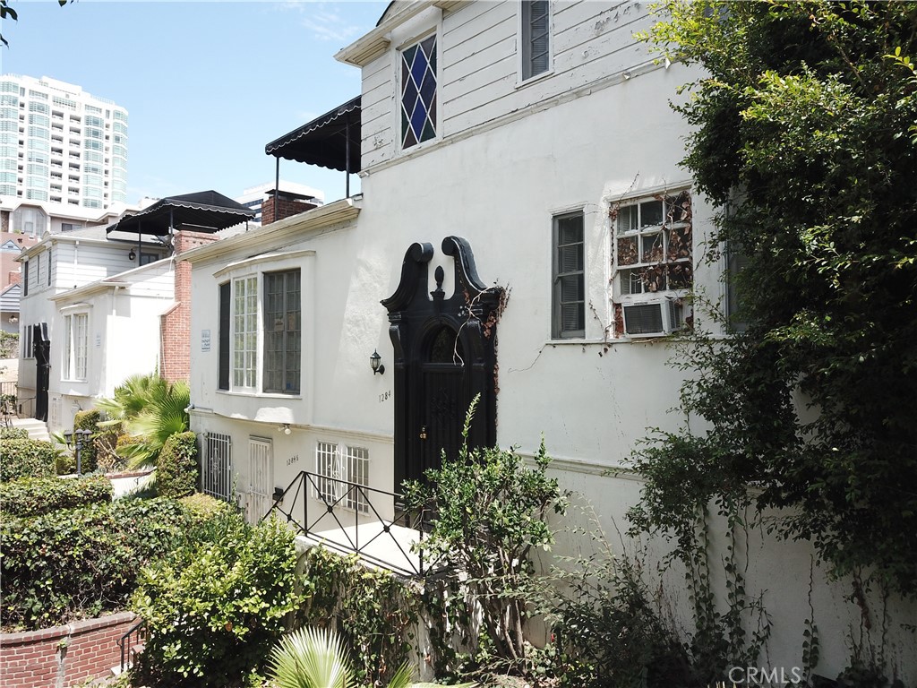 1280 S Beverly Glen Property Photo 35