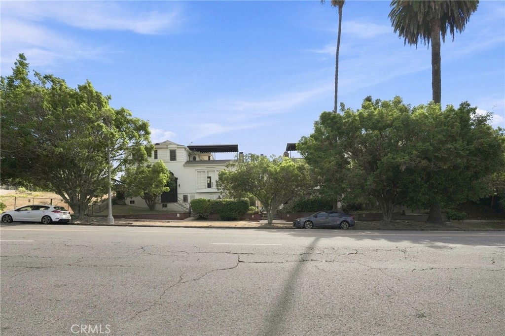 1274 S Beverly Glen Property Photo 35