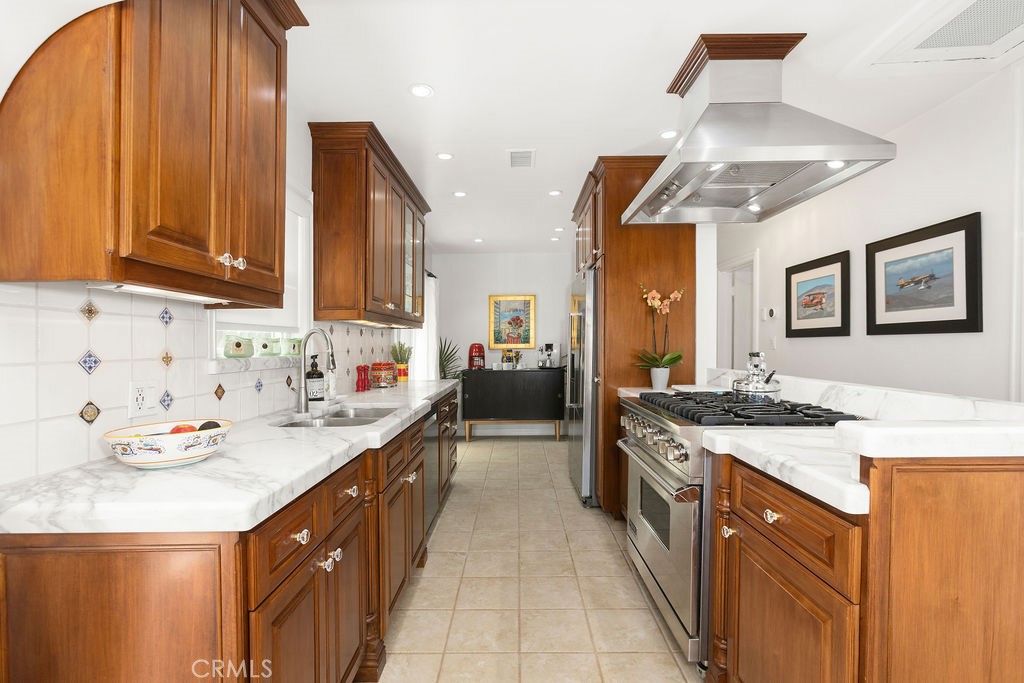 157 Pomona Property Photo 20