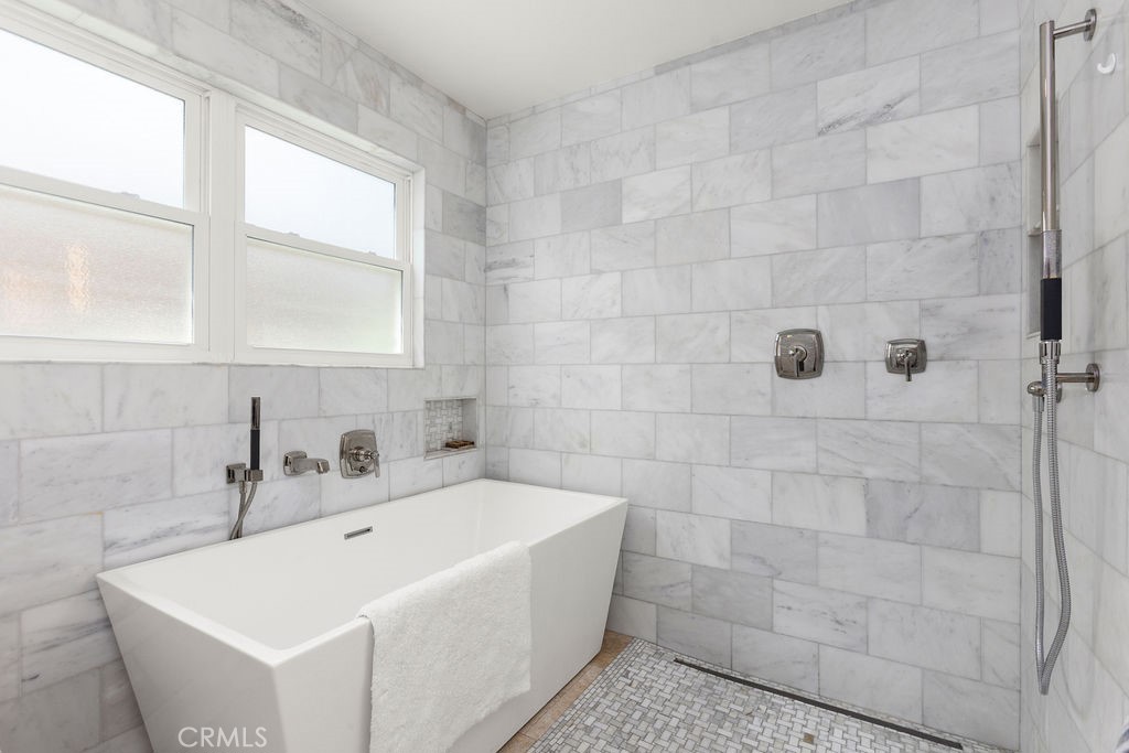157 Pomona Property Photo 24
