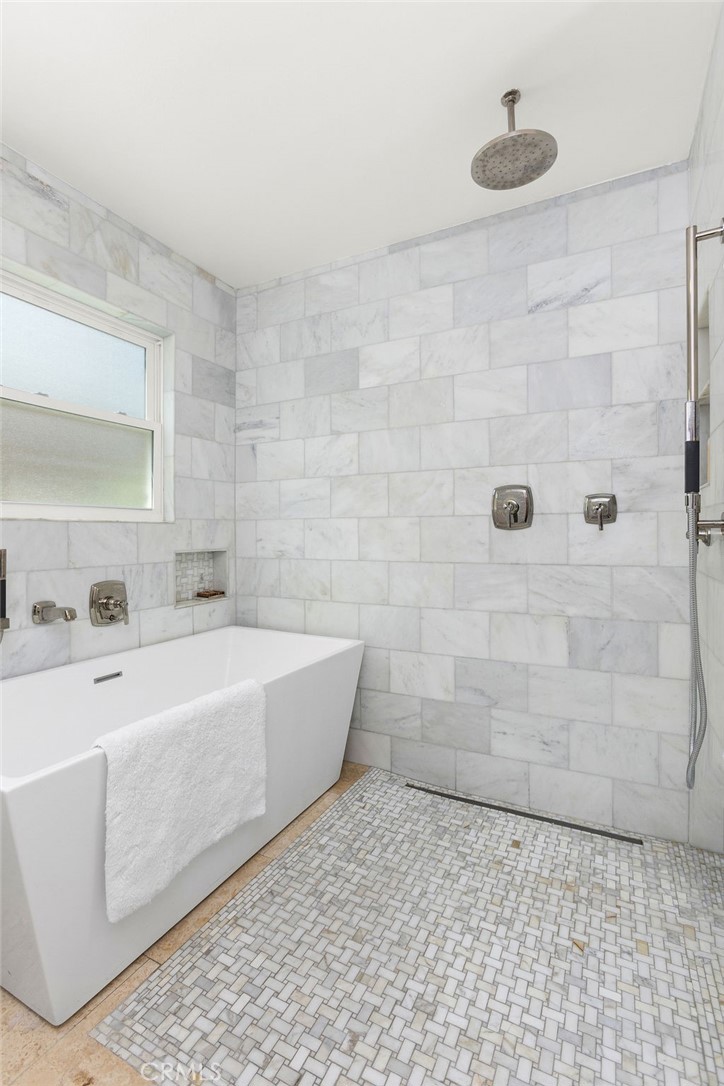 157 Pomona Property Photo 25