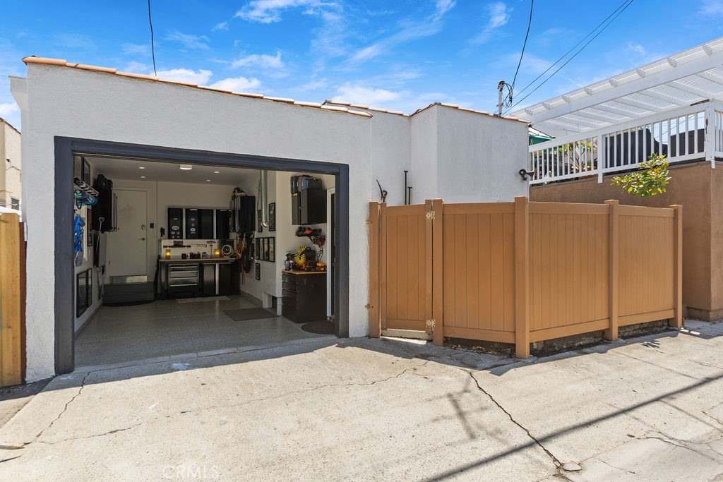 157 Pomona Property Photo 36