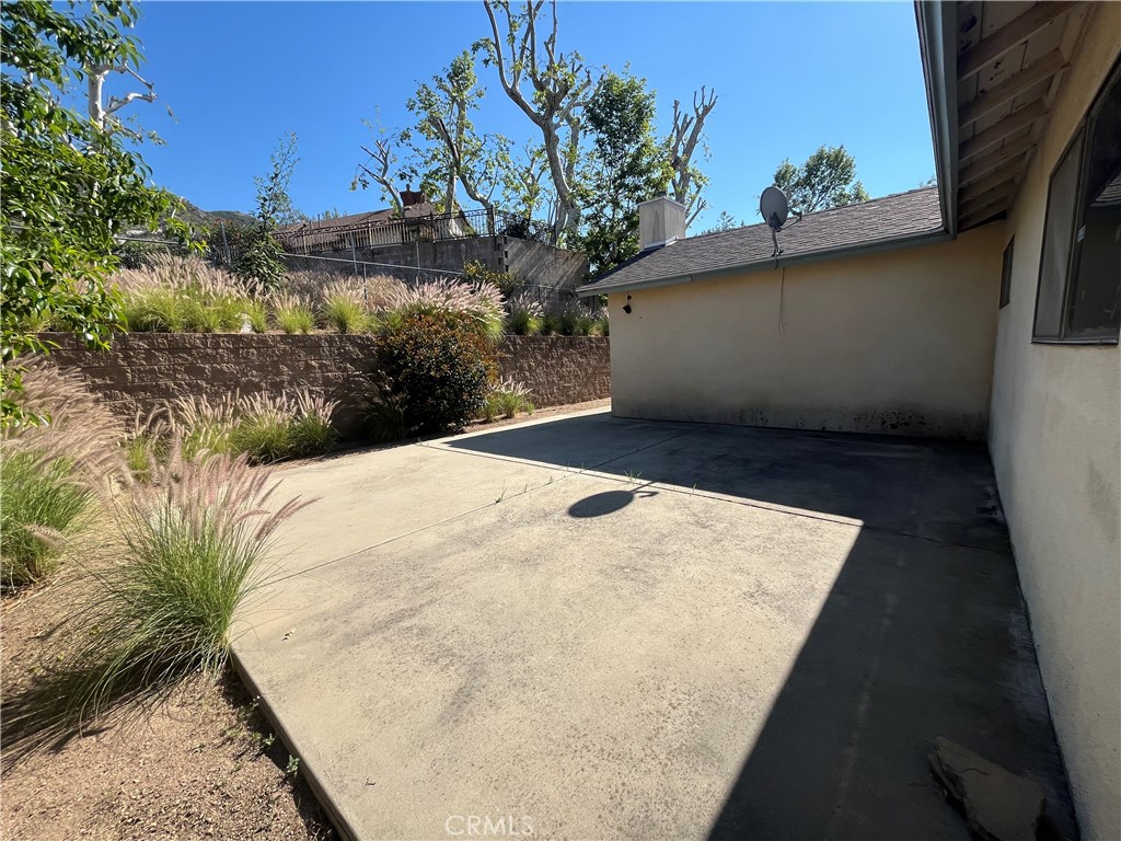 384 W Hill Drive Property Photo 1