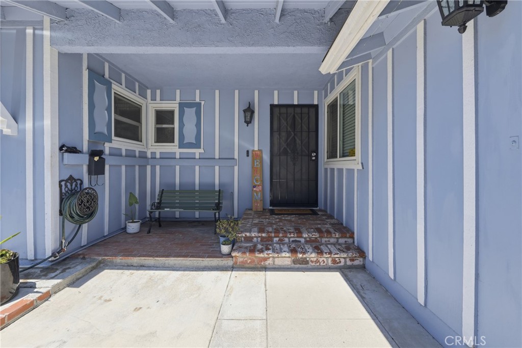 4201 W Oak Property Photo 2