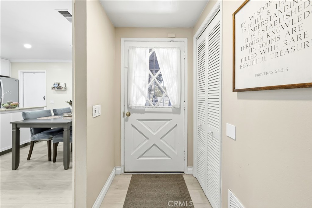 4201 W Oak Property Photo 3