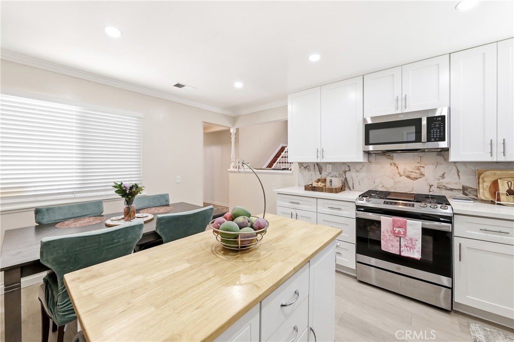 4201 W Oak Property Photo 7