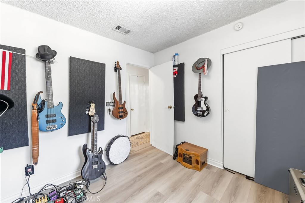 4201 W Oak Property Photo 17