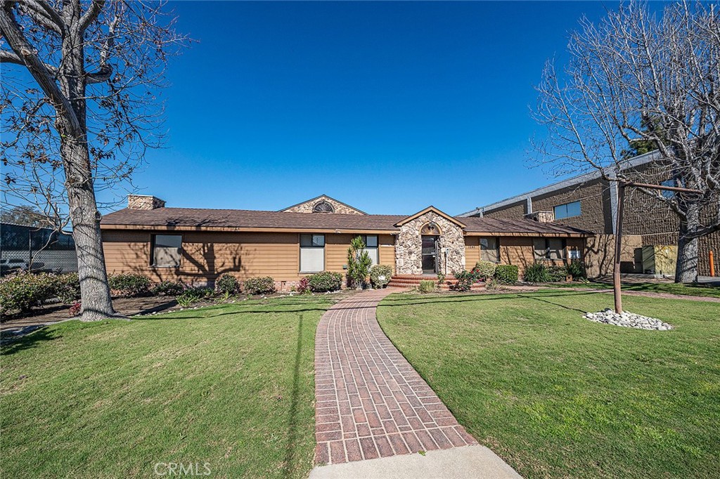1241 E Burnett Property Photo 5