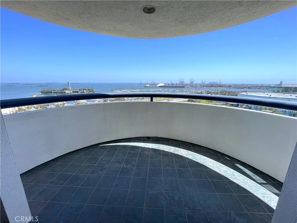 525 E Seaside 1806 Property Photo 16