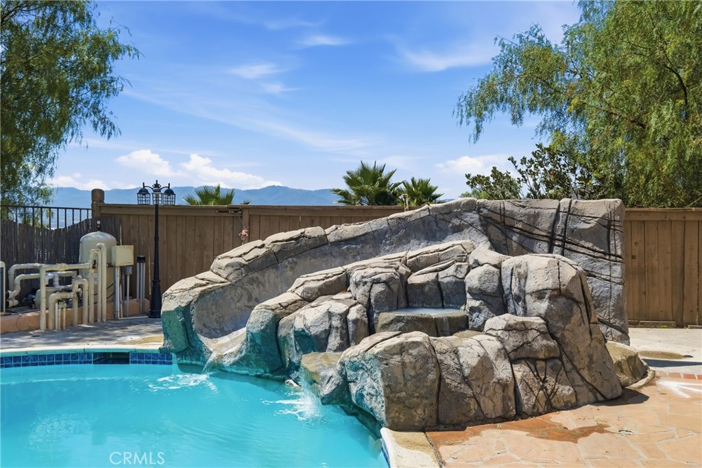 2482 Steven Drive Property Photo 3