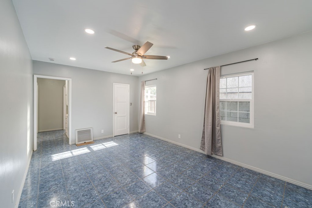240 E South Property Photo 11