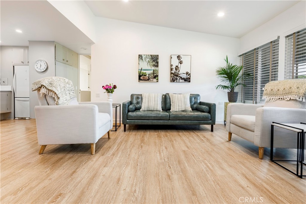 1800 Sunningdale 18b Property Photo 4