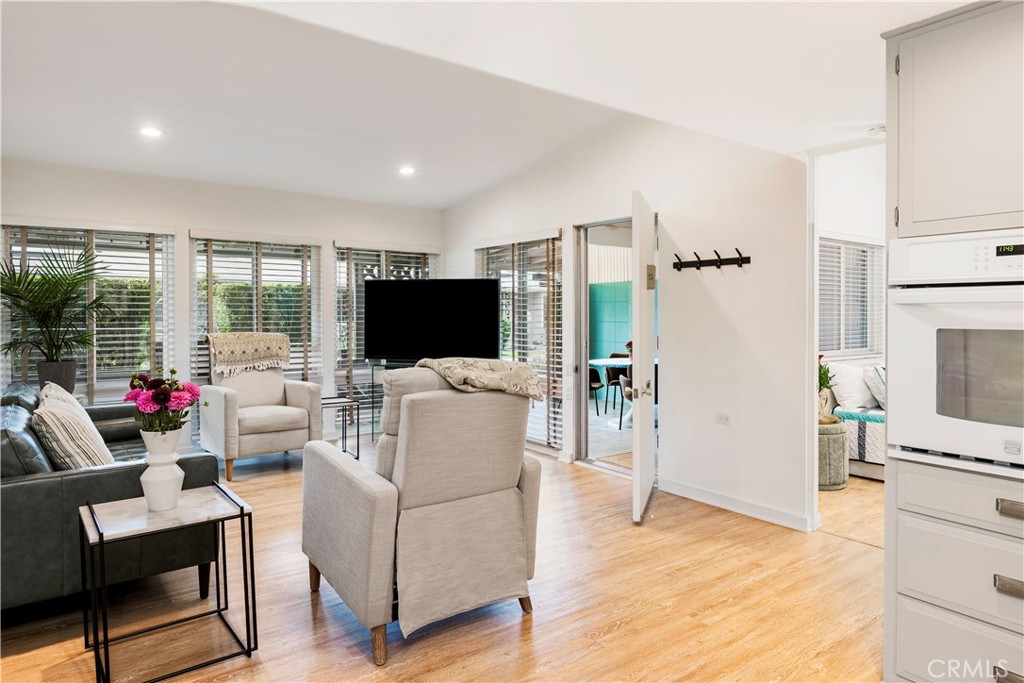 1800 Sunningdale 18b Property Photo 6