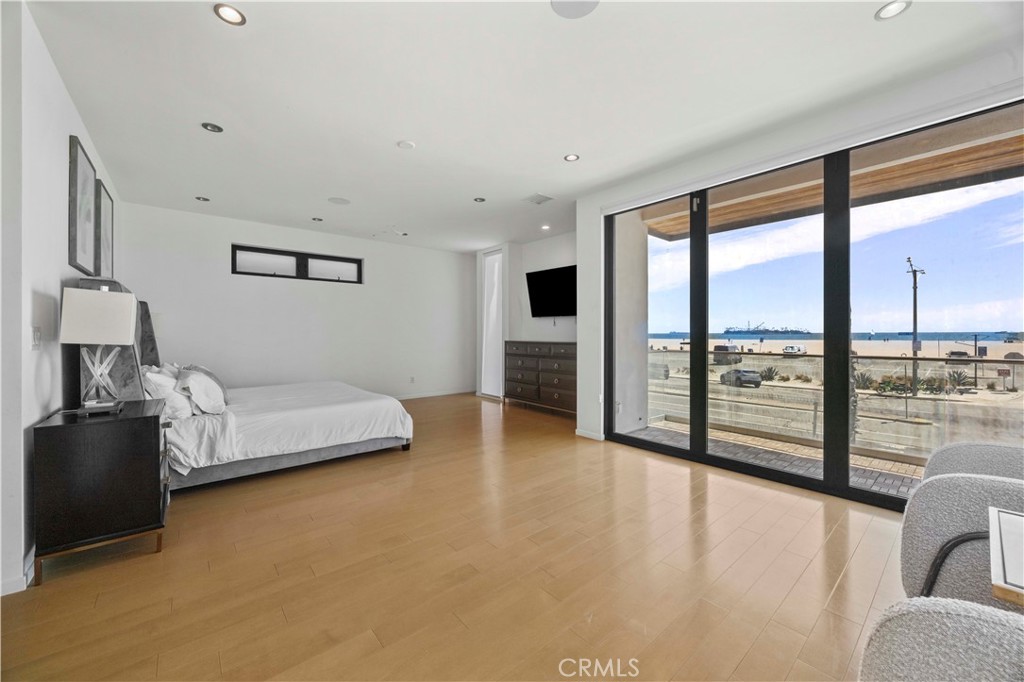 5277 E Ocean Property Photo 26