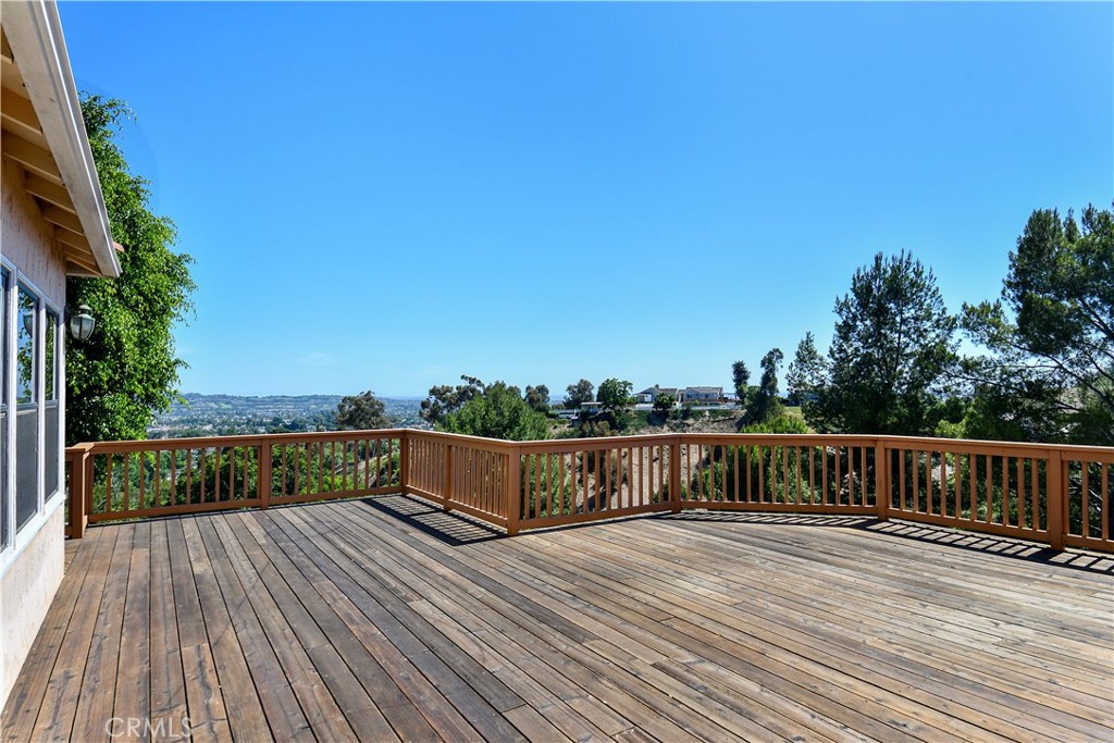 1553 Amate Property Photo 17