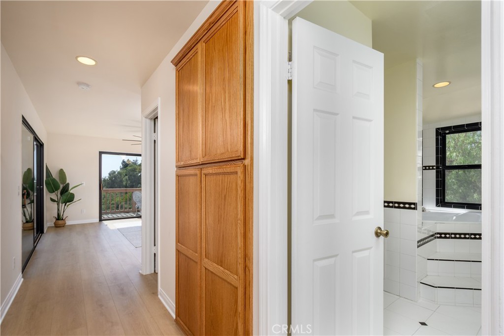 1553 Amate Property Photo 24