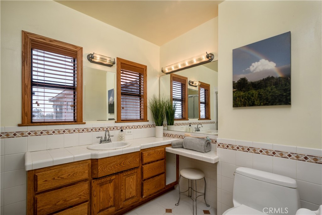 1553 Amate Property Photo 35