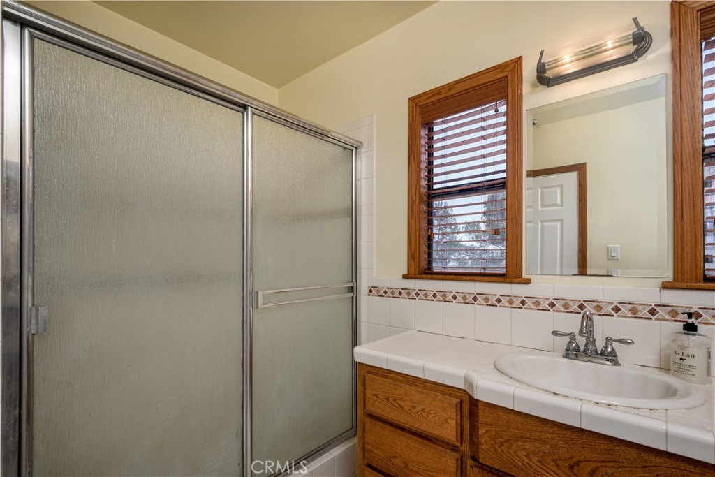 1553 Amate Property Photo 36