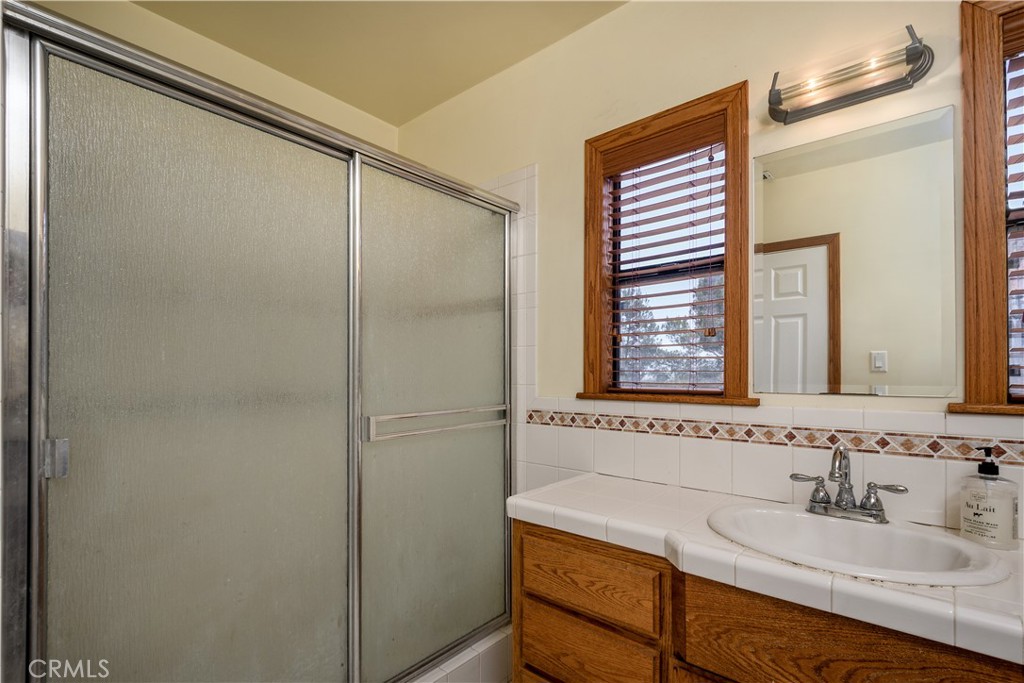 1553 Amate Property Photo 36