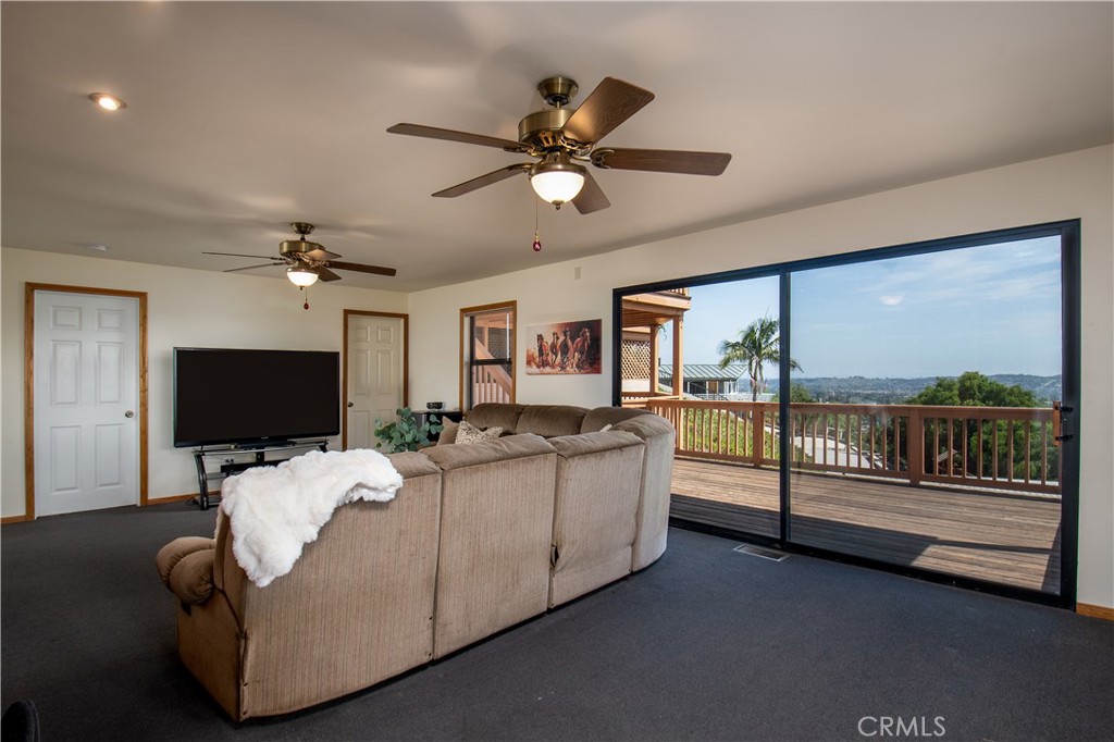 1553 Amate Property Photo 44