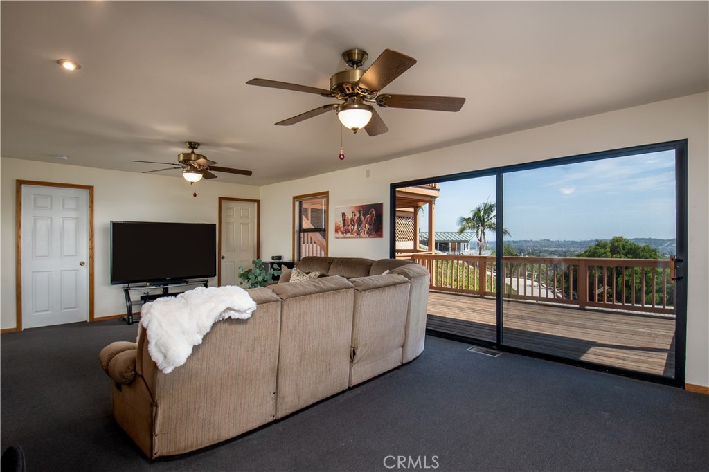 1553 Amate Property Photo 44