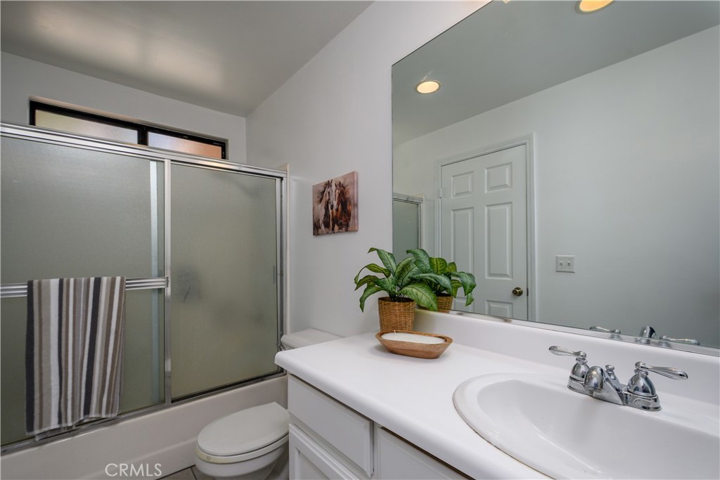 1553 Amate Property Photo 48