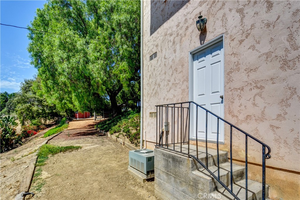 1553 Amate Property Photo 49