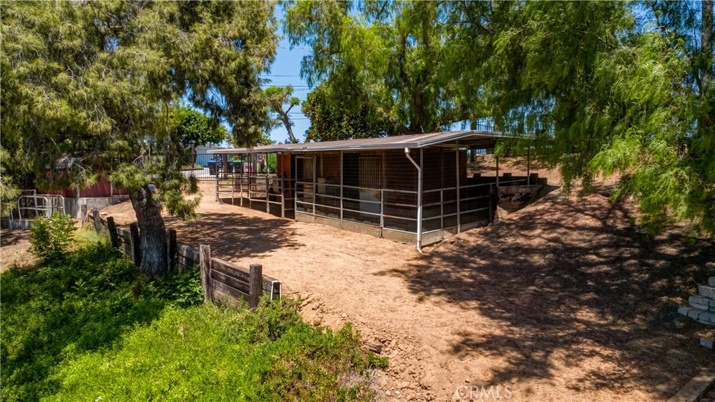 1553 Amate Property Photo 59