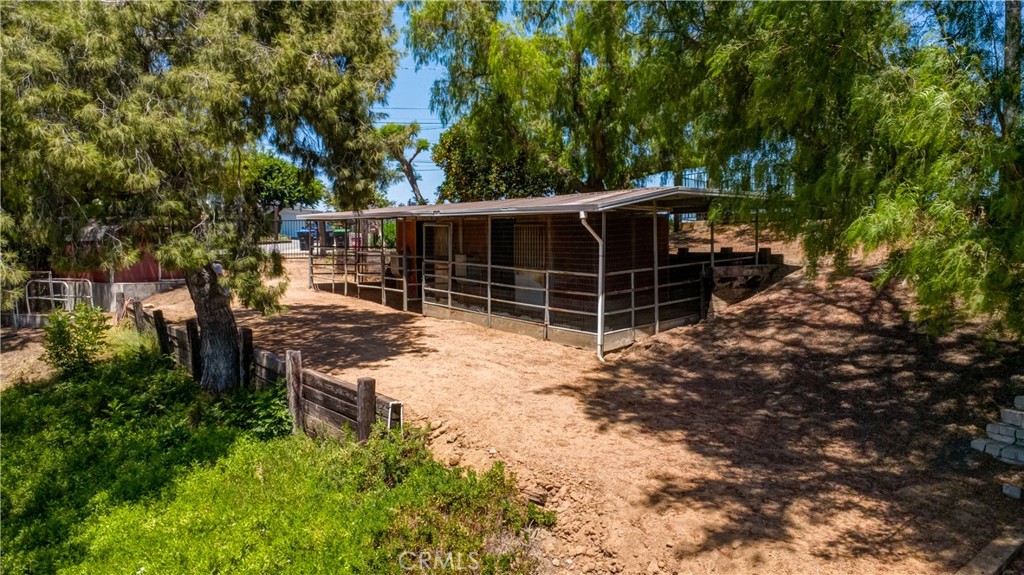 1553 Amate Property Photo 59