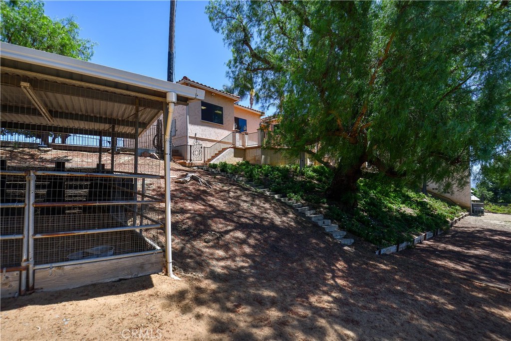 1553 Amate Property Photo 60